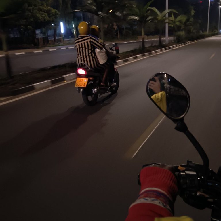 Motofahren bei Nacht